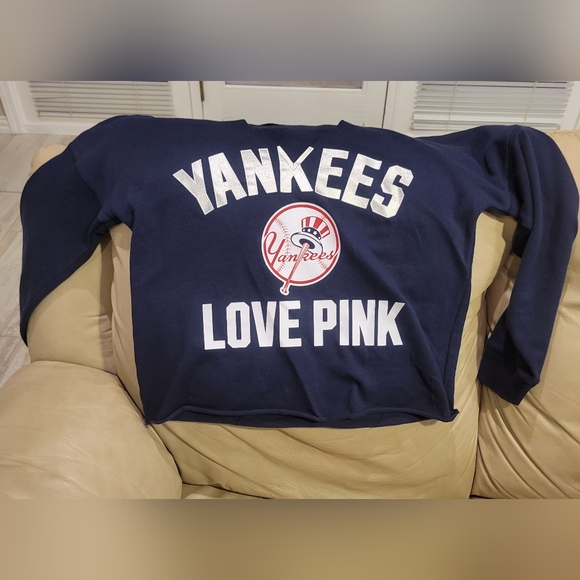 VICTORIA'S SECRET PINK. Yankess Sweater, NWOT, Small Can Fit Medium - Picture 2 of 4